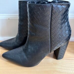 BAMBOO Black Quilted Ankle Booties